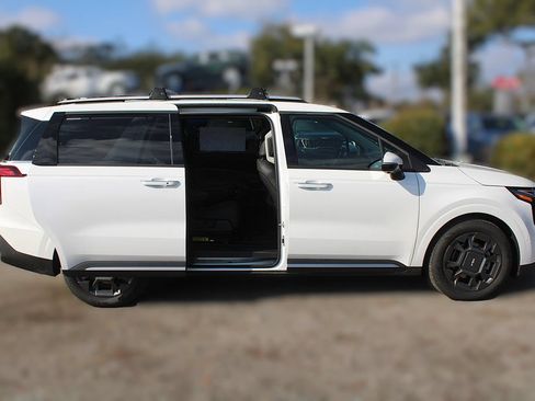 New 2027 Kia Carnival SX w/ Dark Edition Package FWD image 6