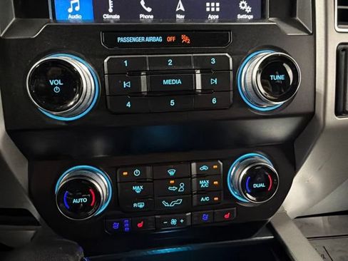 Used 2019 Ford F150 Lariat w/ Equipment Group 502A Luxury AWD/4WD image 32