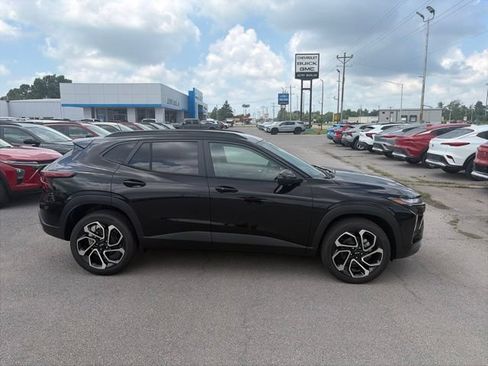 New 2026 Chevrolet Trax RS w/ Driver Confidence Package FWD image 7