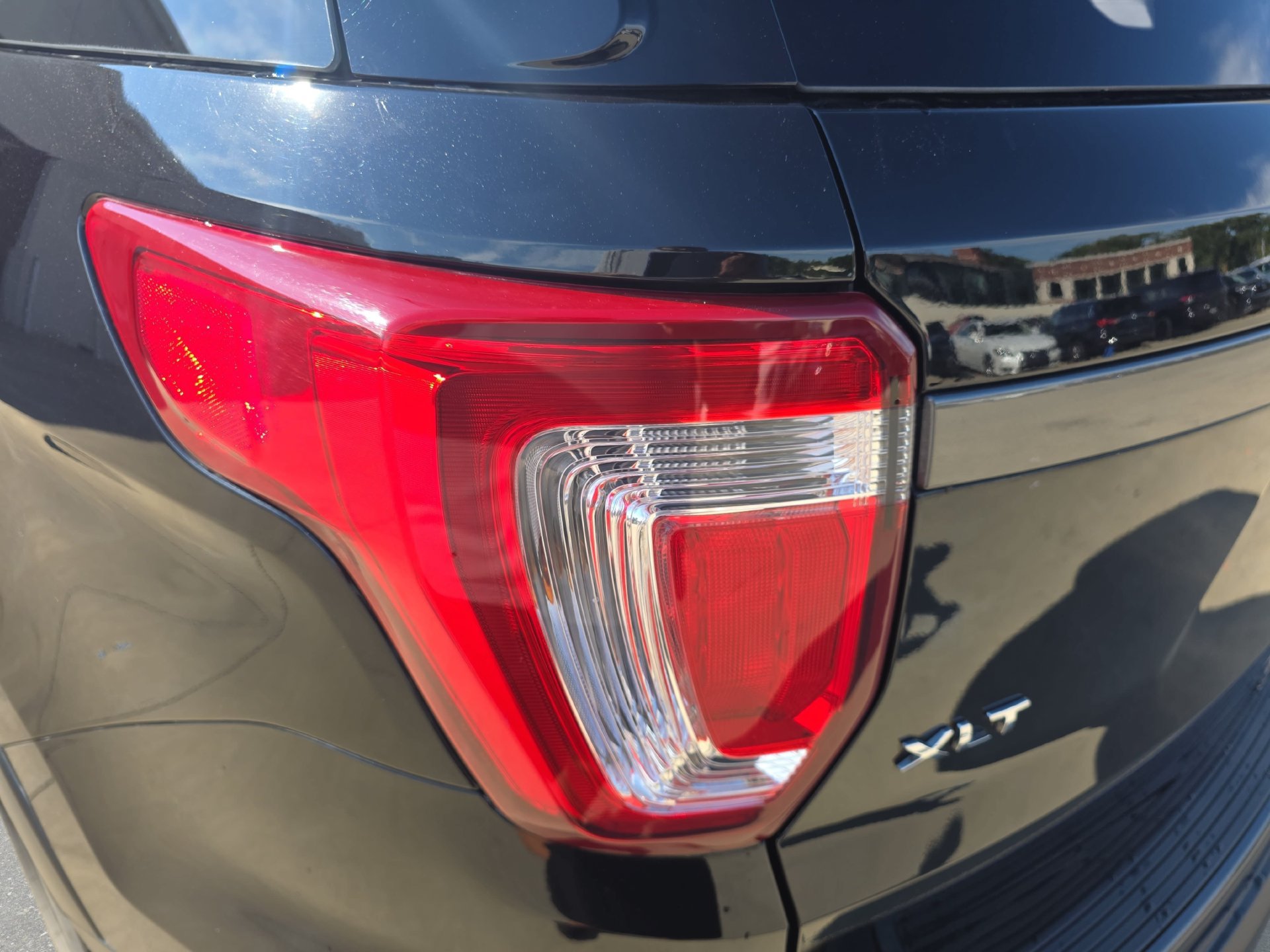 Used 2019 Ford Explorer XLT w/ Equipment Group 202A FWD image 33