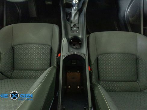 Used 2021 Toyota C-HR LE FWD image 29
