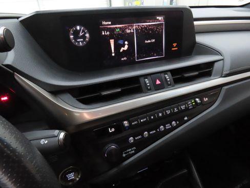 Used 2019 Lexus ES 350 F Sport w/ Accessory Package 2 FWD image 17