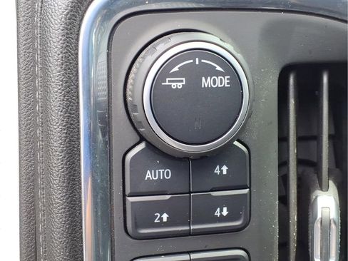Used 2021 Chevrolet Silverado 1500 LT Trail Boss w/ Bed Protection Package AWD/4WD image 13