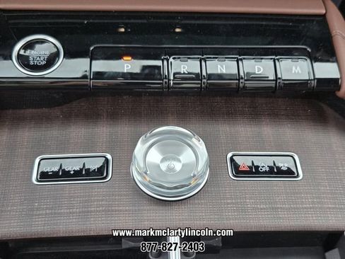 New 2026 Lincoln Navigator Reserve AWD/4WD image 19