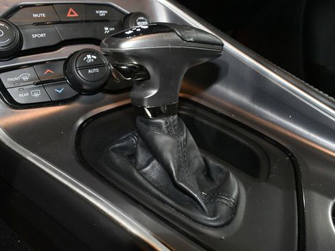 Used 2020 Dodge Challenger SXT image 39