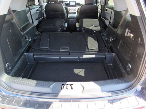 Used 2024 Ford Explorer XLT w/ Equipment Group 202A AWD/4WD image 35