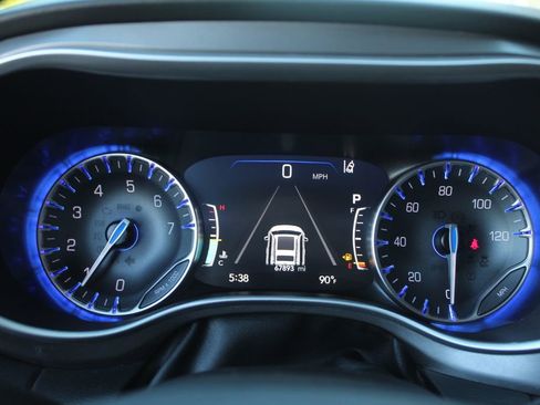 Used 2023 Chrysler Pacifica Touring-L FWD image 11