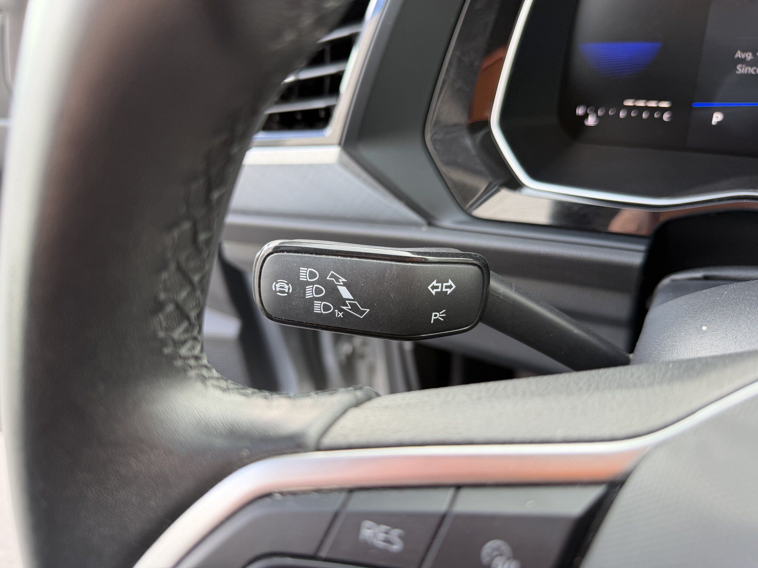 Used 2024 Volkswagen Jetta SE FWD image 17