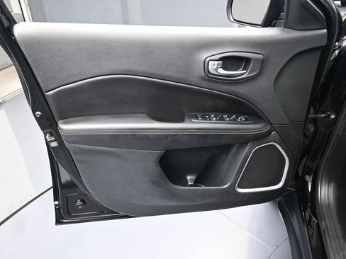 Used 2019 Jeep Compass Latitude w/ Popular Equipment Group image 12