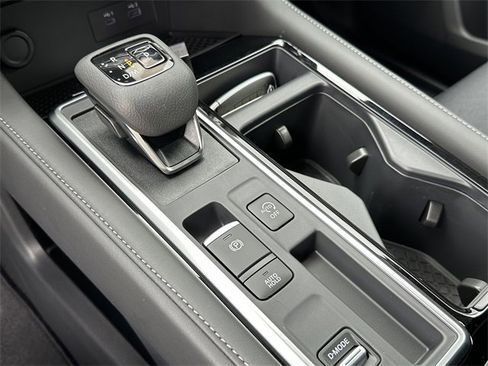 New 2025 Nissan Pathfinder SV w/ SV Premium Package image 26