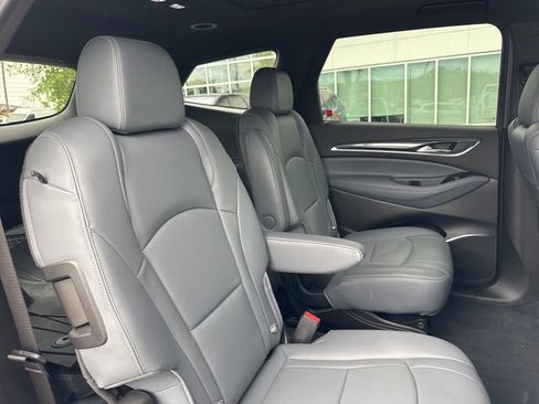 Used 2023 Buick Enclave Essence AWD/4WD image 19