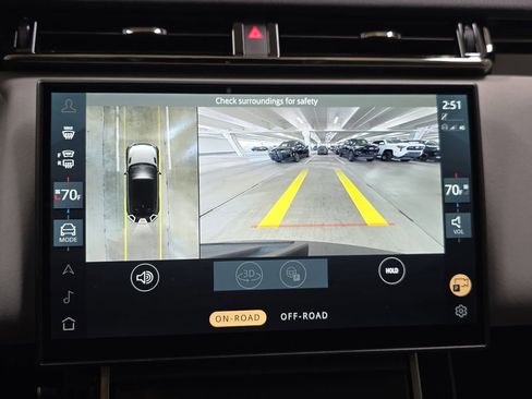 Used 2025 Land Rover Range Rover Velar Dynamic SE image 24