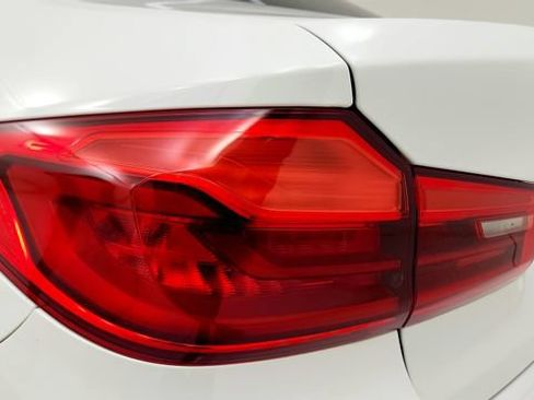 Used 2018 BMW 530e w/ M Sport Package 2 RWD image 27