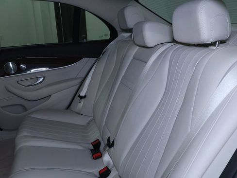 Used 2018 Mercedes-Benz E 300 4MATIC w/ Premium 1 Package image 15