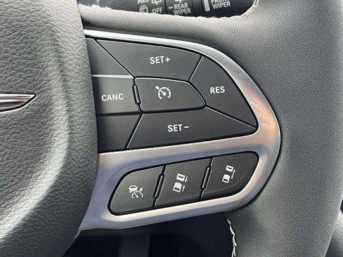 New 2026 Chrysler Pacifica Select FWD image 28