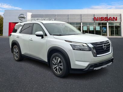 Used 2025 Nissan Pathfinder SL