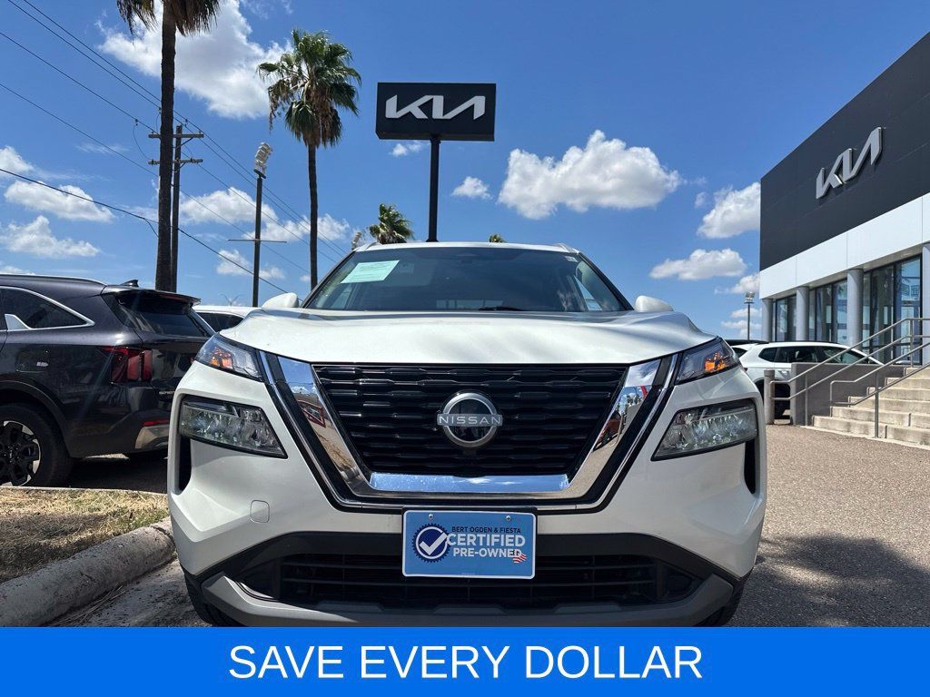 Used 2023 Nissan Rogue SV w/ SV Premium Package FWD image 2