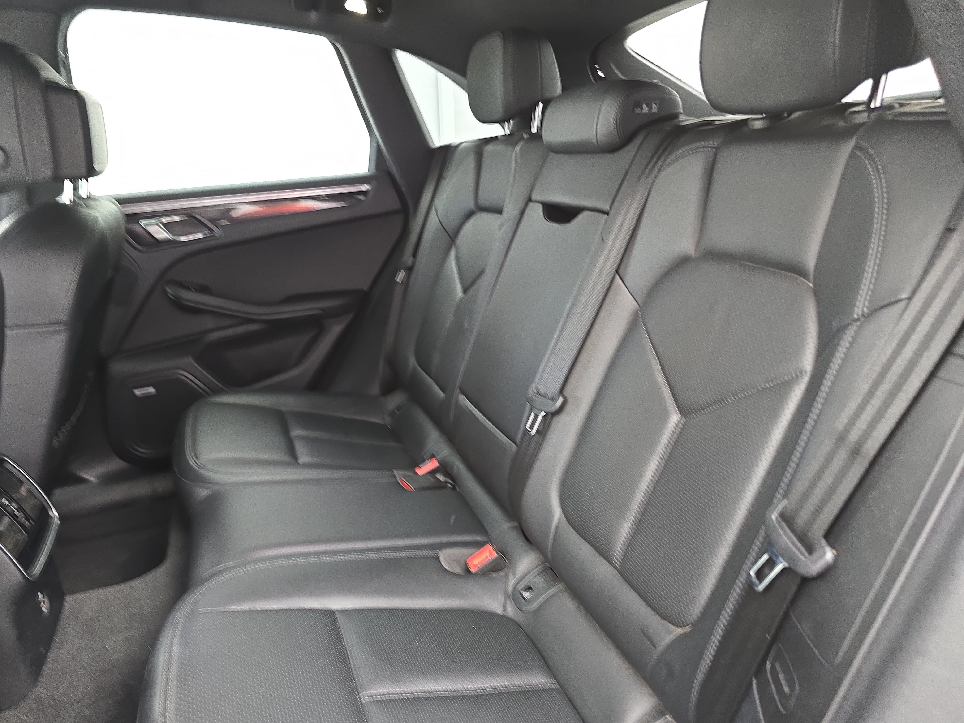 Used 2021 Porsche Macan AWD/4WD image 14