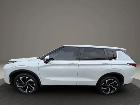 Used 2022 Mitsubishi Outlander ES AWD/4WD image 8