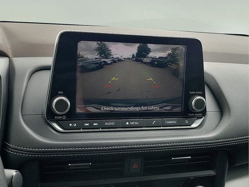 Used 2023 Nissan Rogue SV FWD image 17