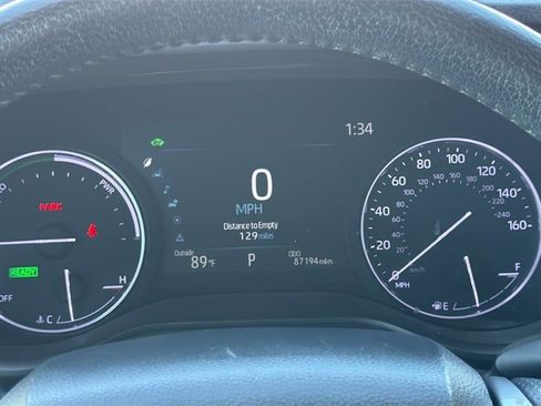 Used 2021 Toyota Sienna Limited image 18