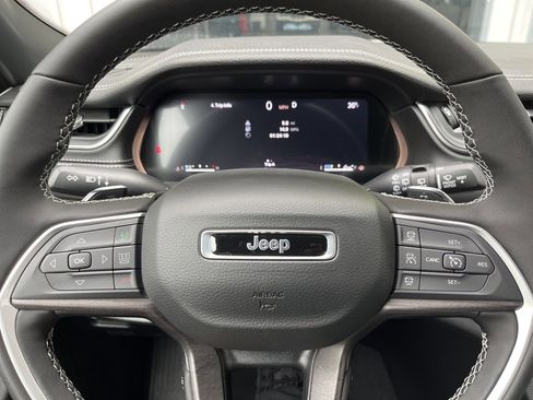 New 2025 Jeep Grand Cherokee L Limited w/ Black Appearance Package image 29