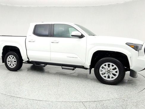 Used 2024 Toyota Tacoma TRD Sport image 3