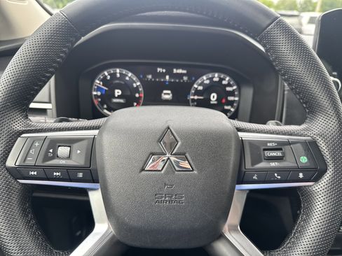 Used 2022 Mitsubishi Outlander SE AWD/4WD image 10