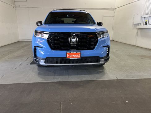 Used 2024 Honda Pilot TrailSport image 2