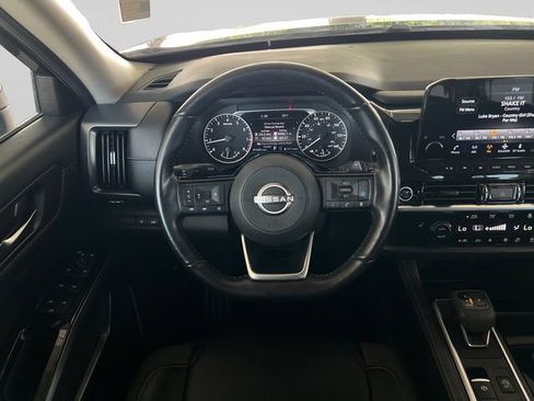 Used 2023 Nissan Pathfinder SL FWD image 14