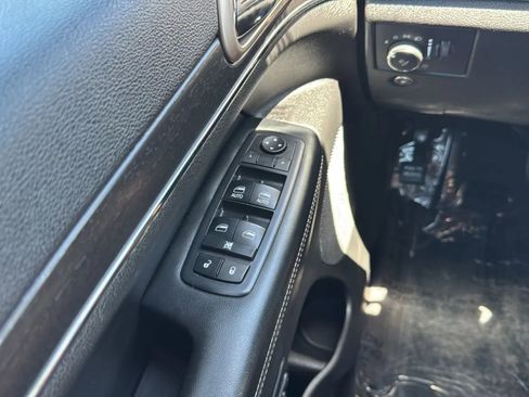 Used 2017 Jeep Grand Cherokee Limited w/ Luxury Group II RWD image 13