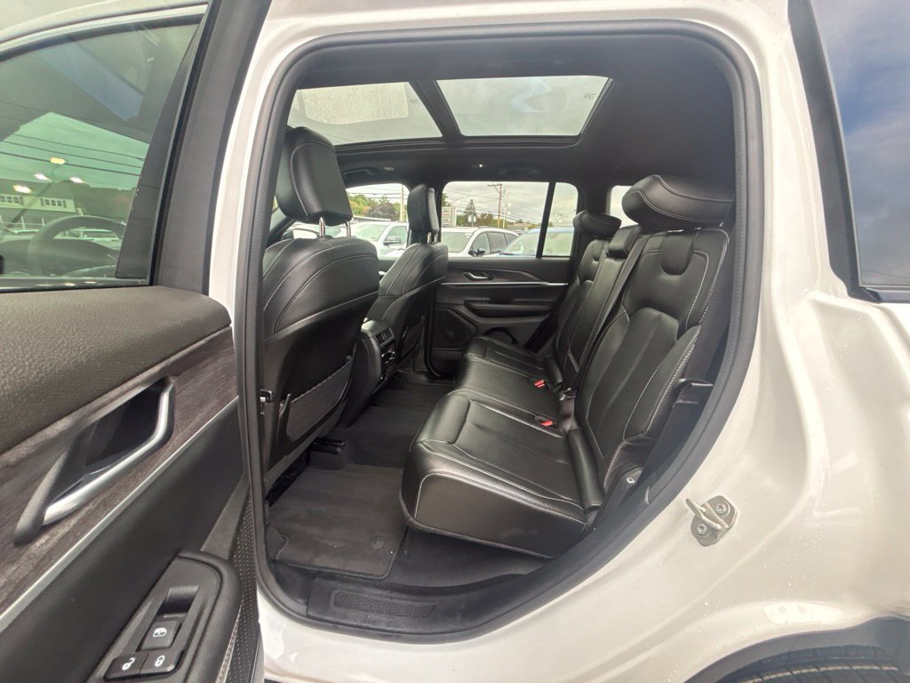 Certified 2024 Jeep Grand Cherokee Limited AWD/4WD image 20