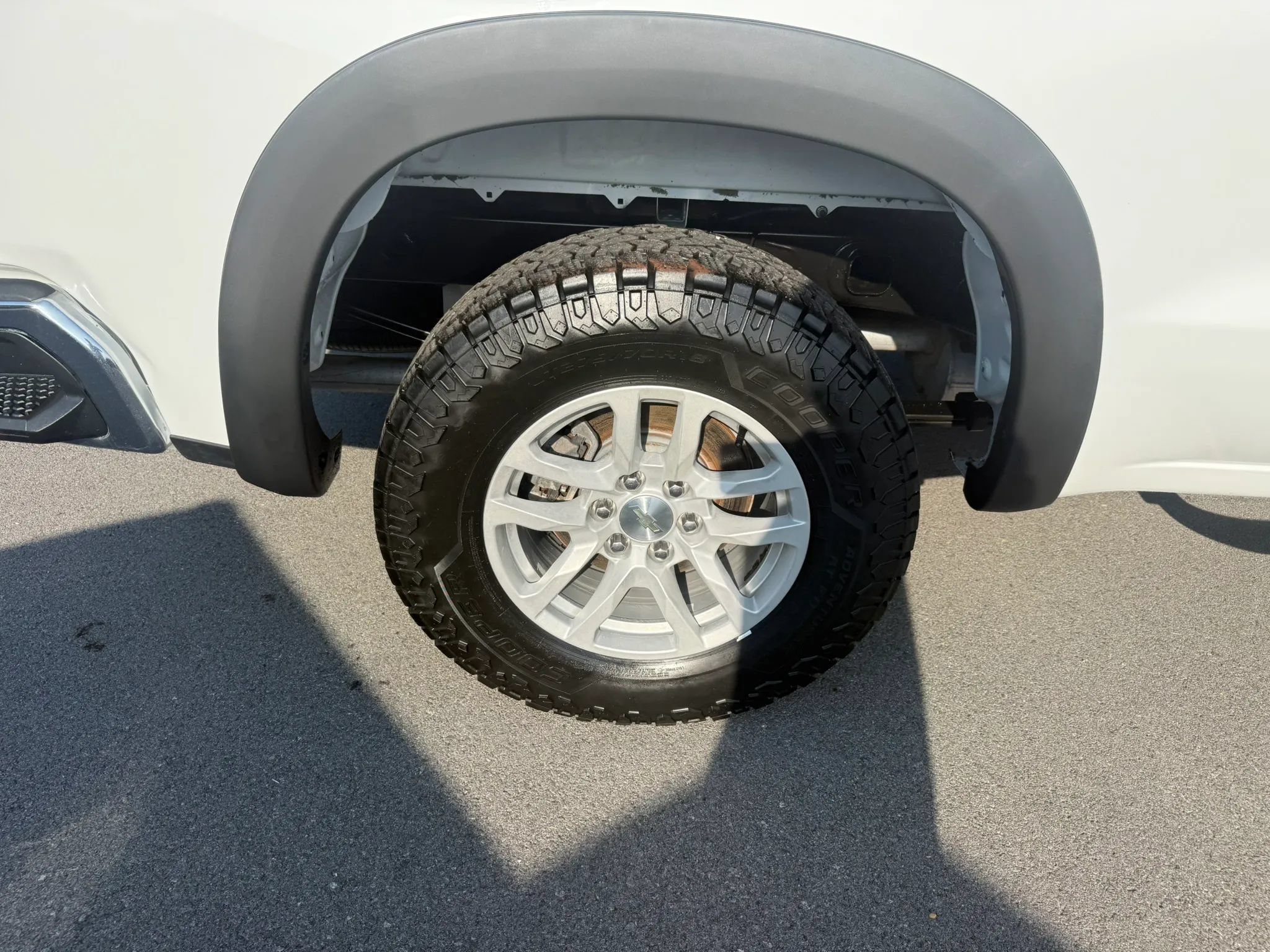 Used 2020 Chevrolet Silverado 1500 LT w/ Z71 Off-Road Package AWD/4WD image 18