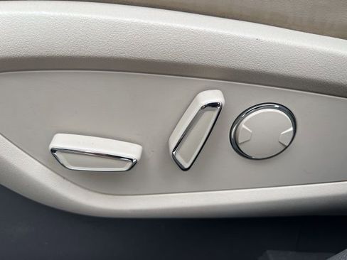 Used 2017 Lincoln MKX Reserve w/ Lincoln MKX Climate Package AWD/4WD image 22