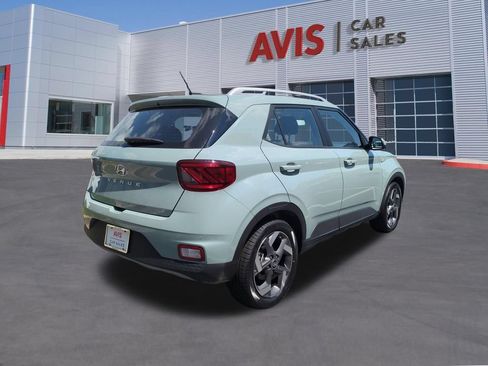 Used 2025 Hyundai Venue SEL FWD image 6
