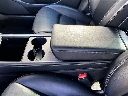 Used 2022 Tesla Model 3 Long Range image 17