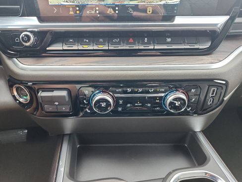 New 2026 GMC Sierra 1500 SLT w/ SLT Premium Plus Package image 17