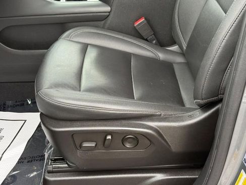 Used 2022 Chevrolet Tahoe LT w/ Luxury Package image 18