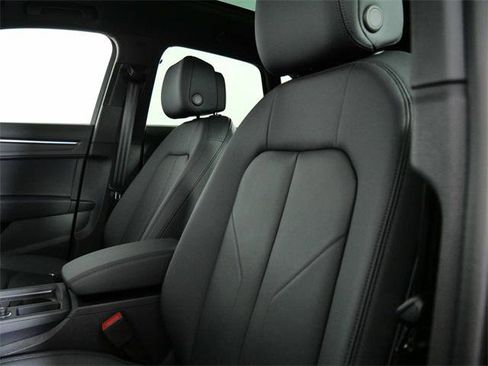 Certified 2024 Audi Q3 2.0T Premium Plus image 17