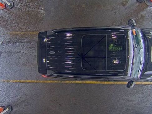 Used 2022 Ford Explorer XLT w/ Equipment Group 202A image 10