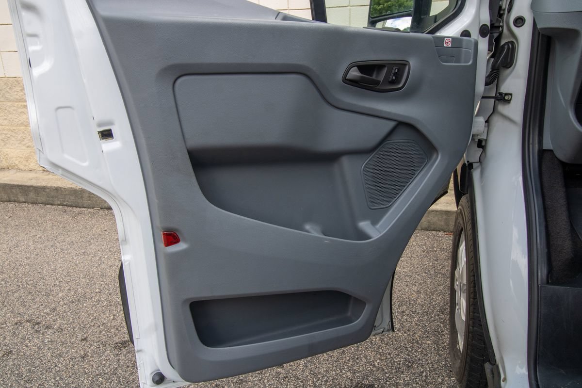 Used 2019 Ford Transit 250 130 Low Roof RWD image 10