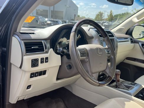 Used 2019 Lexus GX 460 Premium w/ Premium Package AWD/4WD image 19