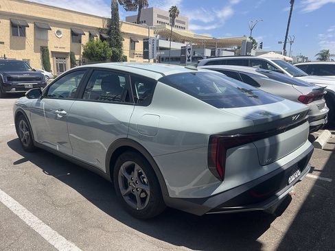Used 2025 Kia K4 FWD image 3