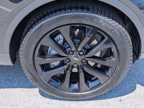 New 2026 Land Rover Discovery S AWD/4WD image 33