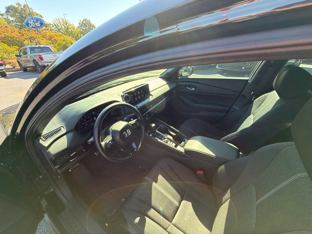 Used 2025 Honda Accord Sport image 11