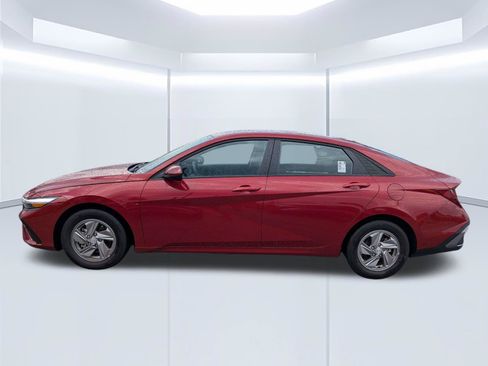 Certified 2026 Hyundai Elantra SE FWD image 7