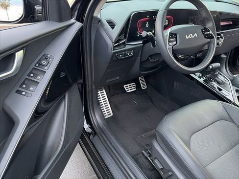 Certified 2025 Kia Niro EX Touring FWD image 13
