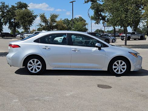 Certified 2025 Toyota Corolla LE FWD image 6