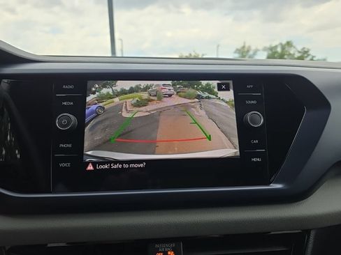 Certified 2023 Volkswagen Taos SE AWD/4WD image 21