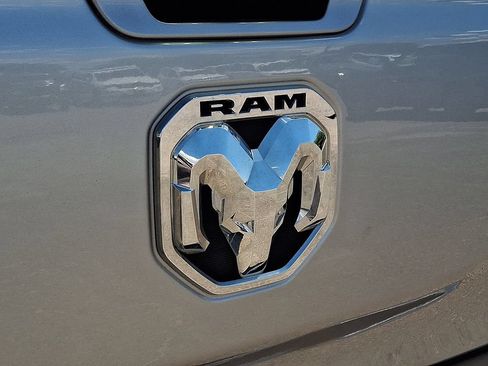 Used 2022 RAM 1500 Big Horn AWD/4WD image 32